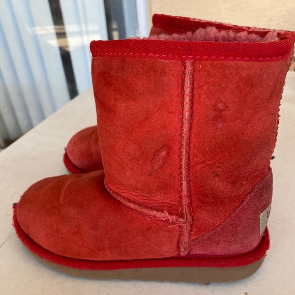 UGG Other - Ugg girls size 11